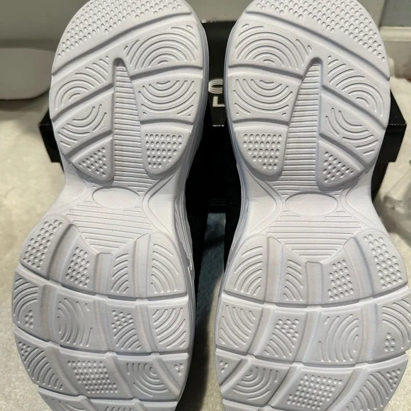 Generic - Picture 4 of 8